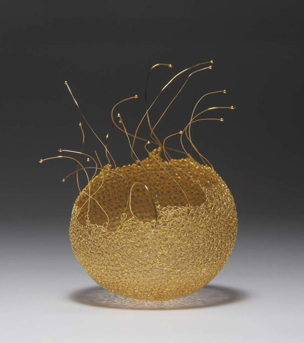 marta-blanc-sculpture-sur-metal